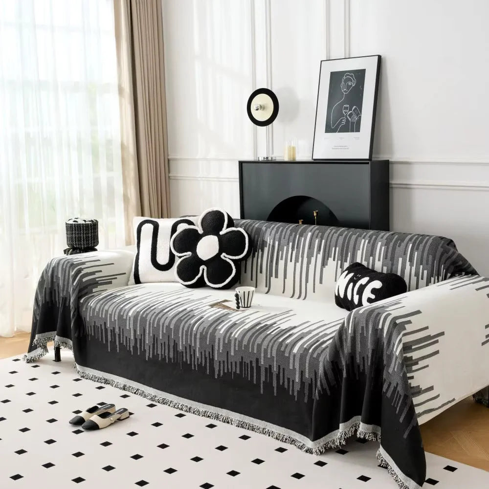 Synera Black and White Throw Blanket