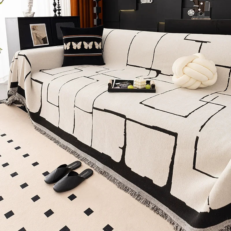 Linova Black and White Throw Blanket | Comfy Covers