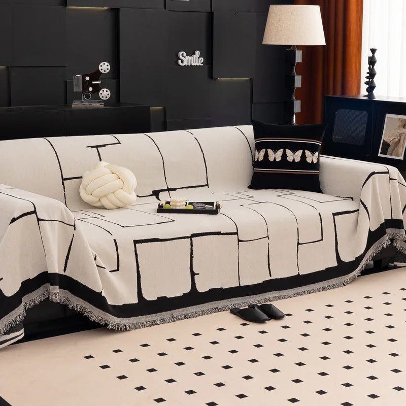 Linova Black and White Throw Blanket | Comfy Covers